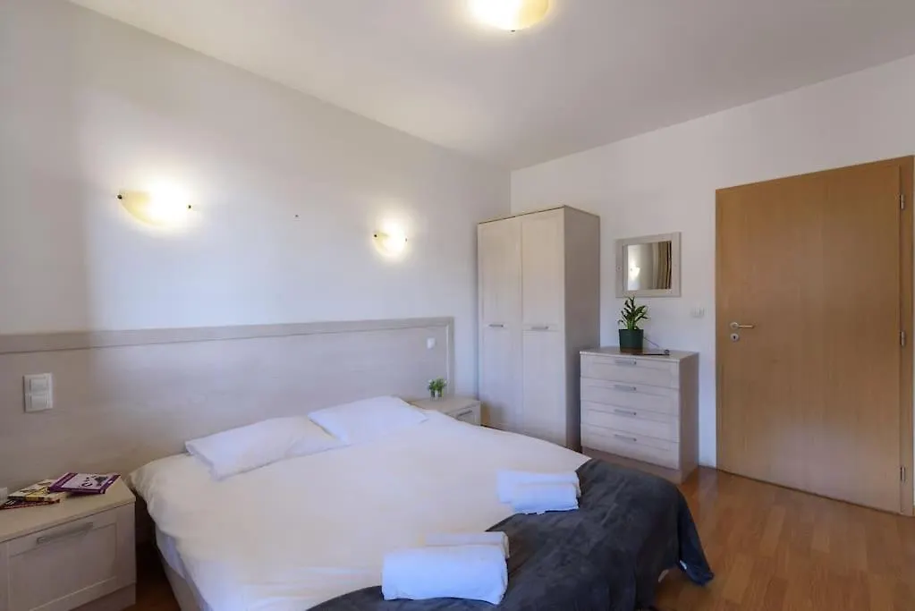 Eleganceview Apartment- 3 Bedrooms Bansko